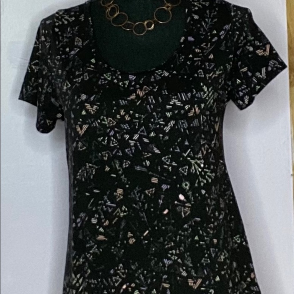 Small Lularoe Classic T